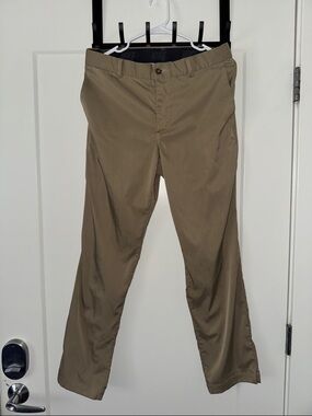 Nike Men’s Tan Golf/Chino Pants